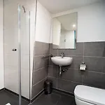 Henriettas Sleeping Hostel *