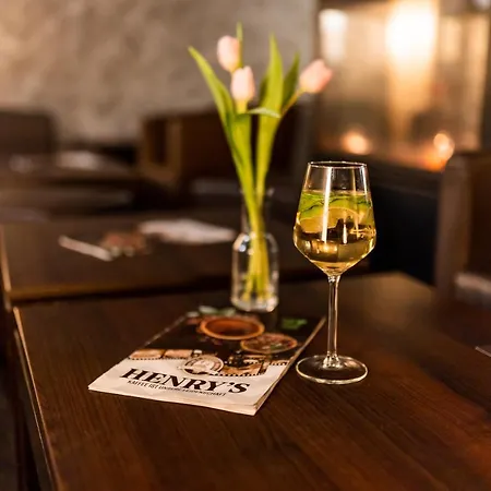 Henriettas Sleeping Hostel