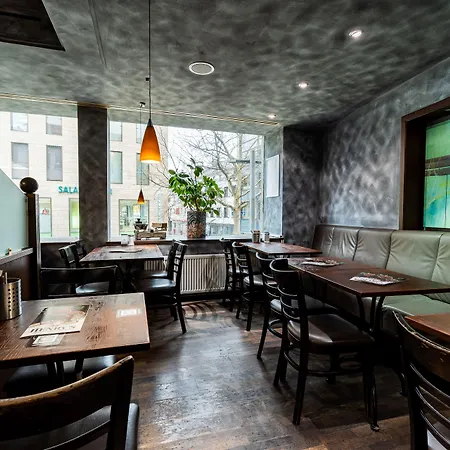 Henriettas Sleeping * Ulm