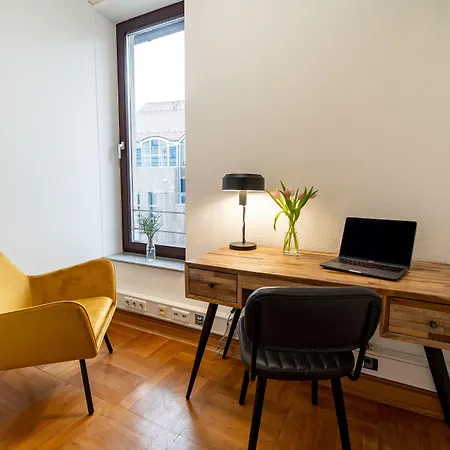 Hostel Henriettas Sleeping *