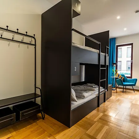 Henriettas Sleeping Hostel