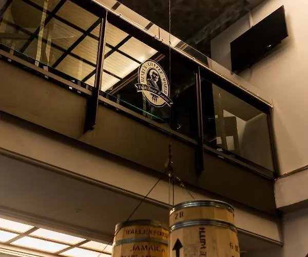 Henriettas Sleeping Hostel