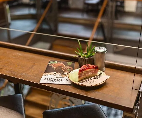 Henriettas Sleeping Hostel