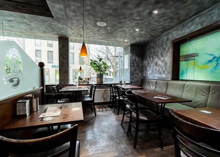 Hostel Henriettas Sleeping *